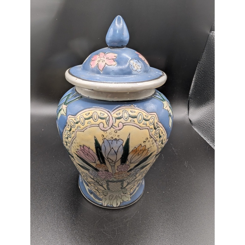 Vintage Chinese Dynasty Porcelain Ginger Jar Blue Ornate Floral